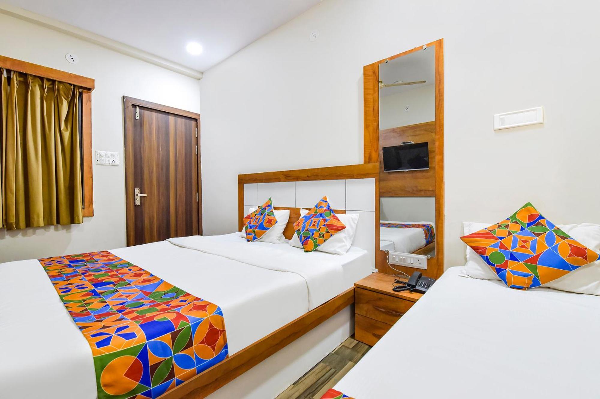 Fabexpress Nishesh Tower Hotel อุจเจน ภายนอก รูปภาพ