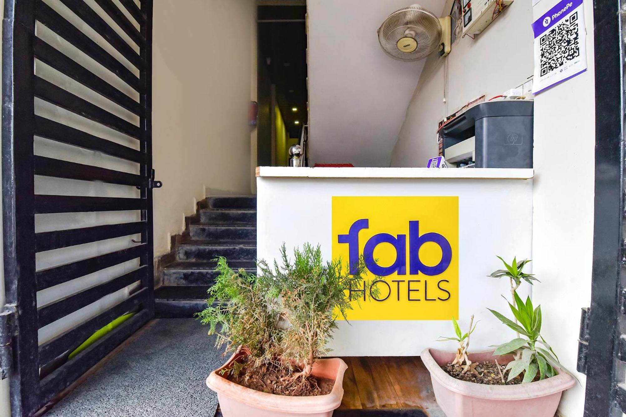 Fabexpress Nishesh Tower Hotel อุจเจน ภายนอก รูปภาพ