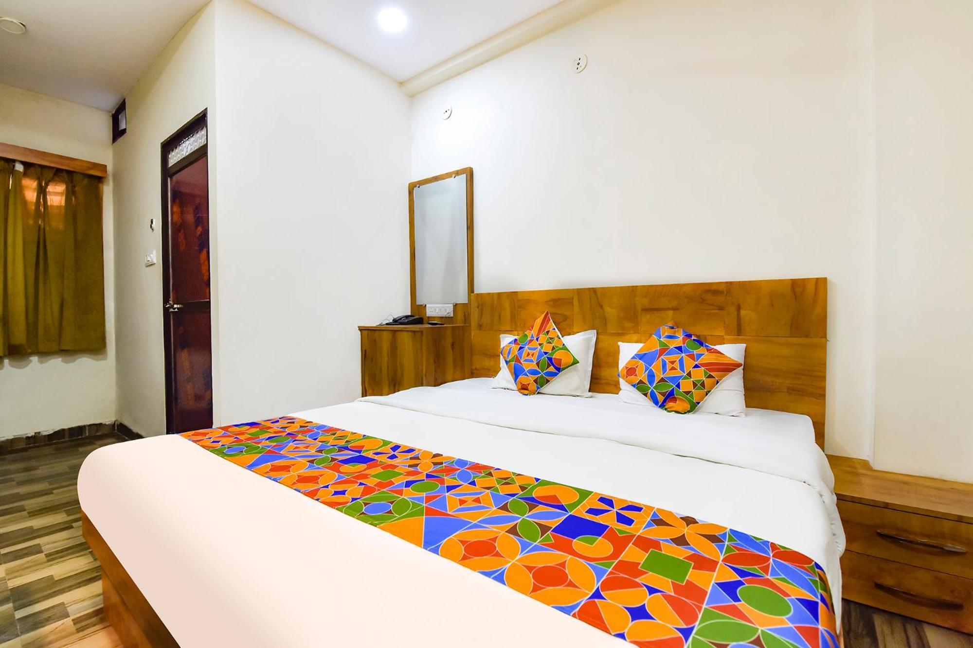 Fabexpress Nishesh Tower Hotel อุจเจน ภายนอก รูปภาพ
