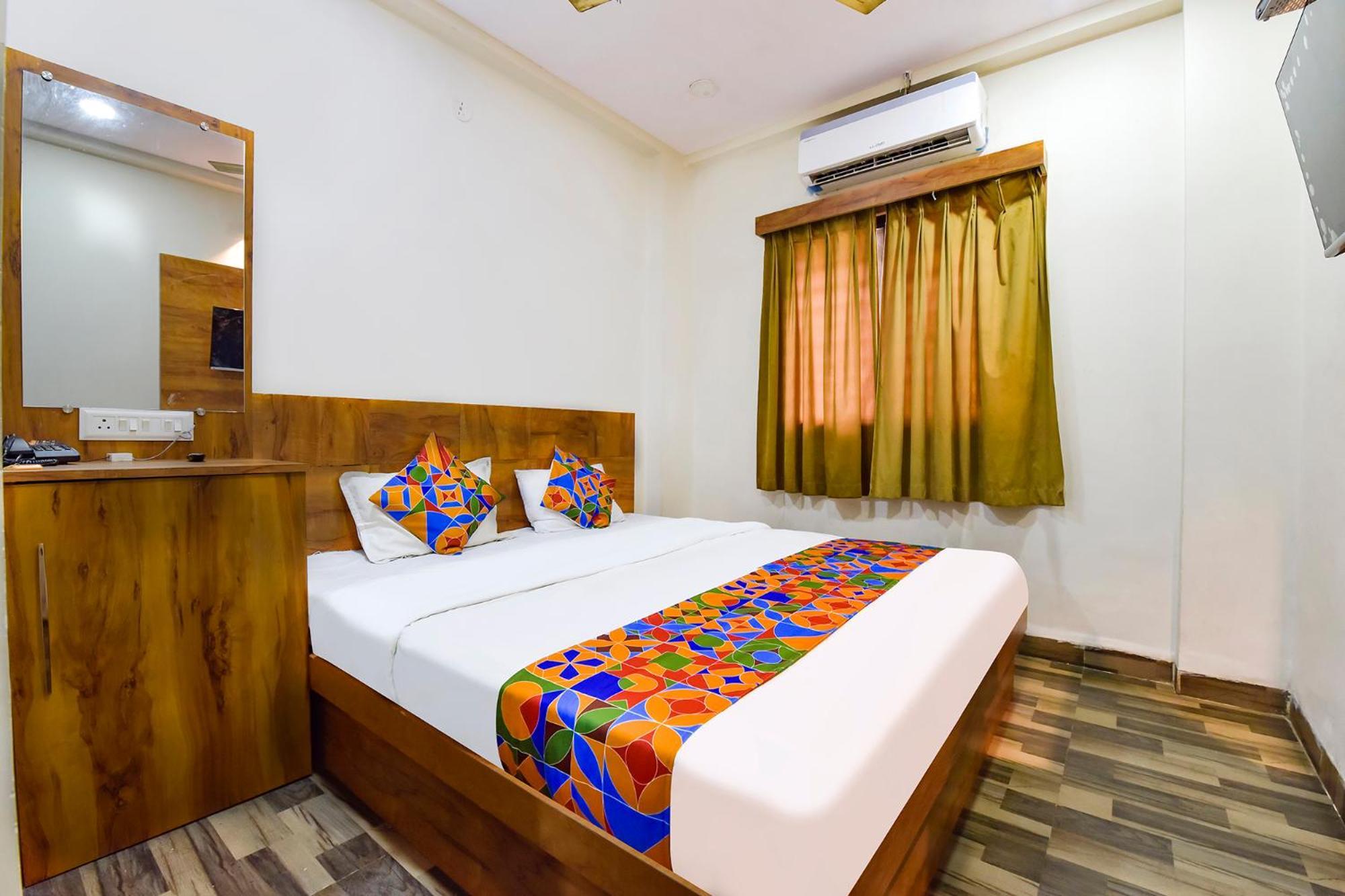 Fabexpress Nishesh Tower Hotel อุจเจน ภายนอก รูปภาพ