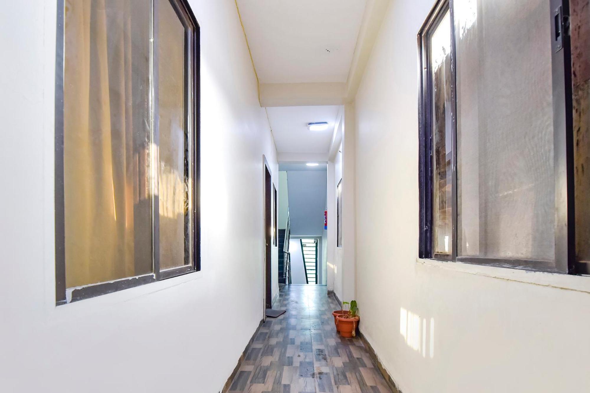 Fabexpress Nishesh Tower Hotel อุจเจน ภายนอก รูปภาพ